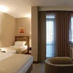 Ξενοδοχείο Mostar 3*